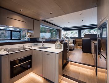 Sirena 48, Interior