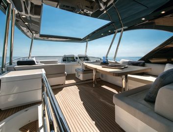 Monte Carlo Yachts MCY 66, Fly Deck/Sportdeck