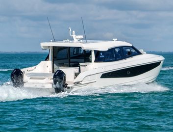 Aquila 42 Coupé, Deck Area