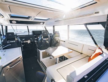 Wellcraft 38 Explorer, Interior