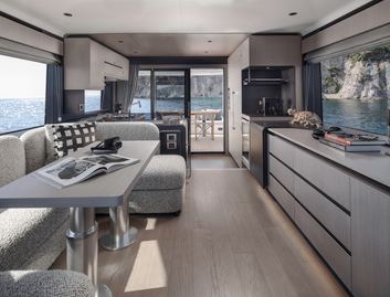 Sirena 60, Interior