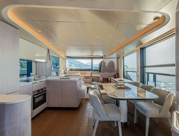 Absolute Navetta 62 , Interior