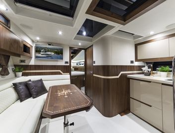 Galeon 405 HTL, Interior