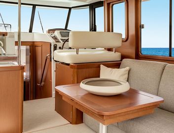 Beneteau Swift Trawler 34, Interior