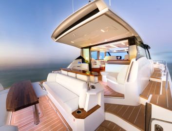 Tiara EX60, Deck Area