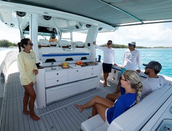 Formula 457 Center Console Fish , Deck Area