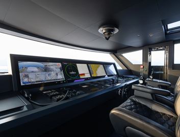 ISA Viper 130, Helm Station