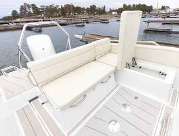 Quarken 27 Open, Deck Area
