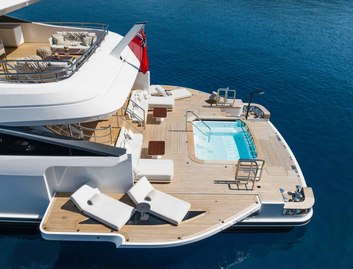 Benetti B.Now 50M Oasis, Beach Club