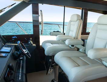 Maritimo S59 Mk1, Helm Station