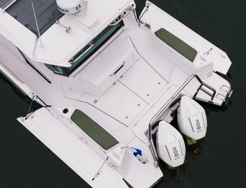 Axopar 38 XC Cross Cabin, Deck Area