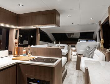 Galeon 480 Fly, Interior