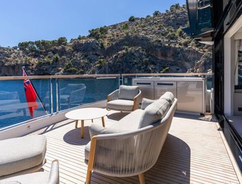 Sunseeker 90 Ocean Enclosed, Deck Area