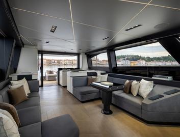 Pershing GTX70, Interior