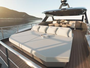 Outer Reef Yachts 780  Adventure , Fly Deck/Sportdeck