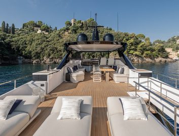 Ferretti Yachts INFYNITO 80, Fly Deck/Sportdeck