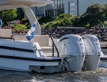 Quarken 35 Sport Tourer, Deck Area