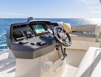 Aquila 44 Yacht, Helm Station