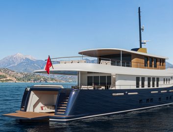 Numarine 38XPC, Beach Club