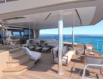 Lagoon Eighty 3 , Deck Area