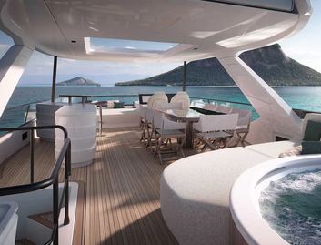 Azimut Grande 25M , Fly Deck/Sportdeck