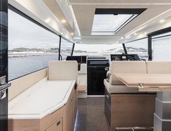 Quarken 35 Cabin Tourer, Interior