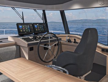 Beneteau Swift Trawler 54, Helm Station