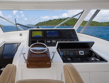 Viking 44O, Helm Station