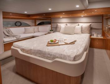 Riviera 545 SUV, Accommodation