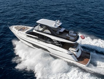 Fairline Squadron 68 Mk3, Deck Area