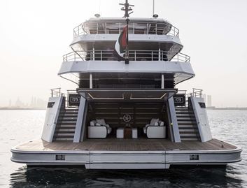 Gulf Craft Majesty 175, Beach Club