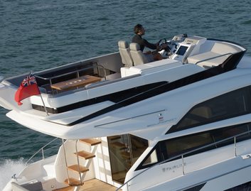 Fairline Squadron 48 Gen 2, Fly Deck/Sportdeck