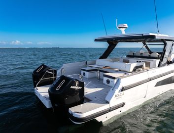 Aquila 45 Sport  , Deck Area
