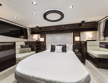 Galeon 500 Fly, Accommodation