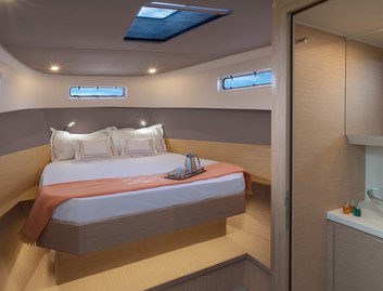 Solaris 40 Open, Interior