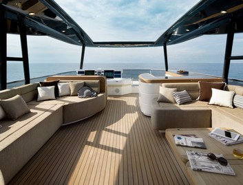 Monte Carlo Yachts MCY 86, Fly Deck/Sportdeck