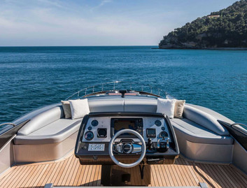 Riva 88&#039; Domino Super, Fly Deck/Sportdeck