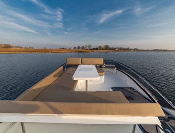 Galeon 360 Fly, Fly Deck/Sportdeck