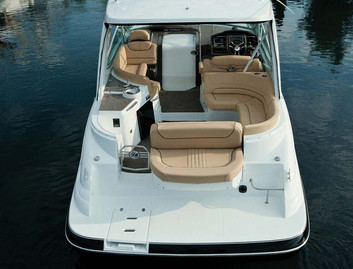 Cruisers 35 Express Gen 2, Deck Area