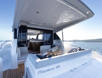 Maritimo S55, Deck Area