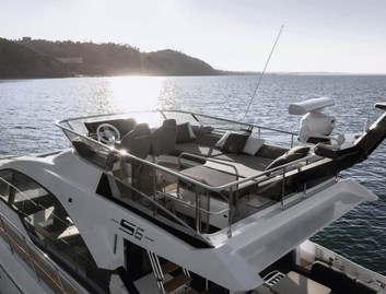 Azimut S6, Fly Deck/Sportdeck