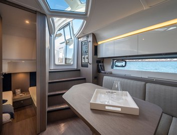 Beneteau Gran Turismo 41, Interior