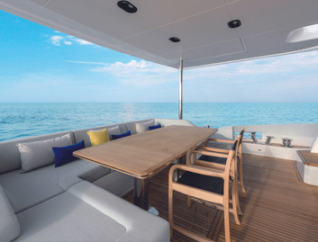 Azimut Grande 25 Metri, Deck Area