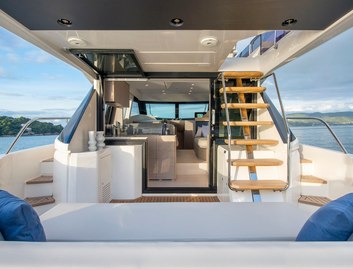 Ferretti 500, Deck Area