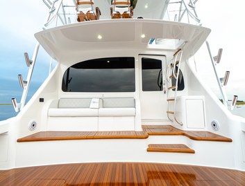 Viking 54C Gen 2, Deck Area