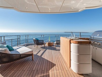 Monte Carlo Yachts MCY 105 Skylounge, Fly Deck/Sportdeck