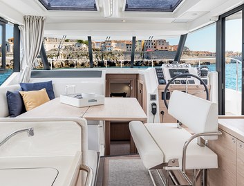 Beneteau Swift Trawler 41 Fly, Interior