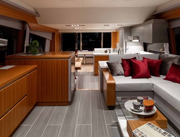 Greenline OceanClass 68, Interior