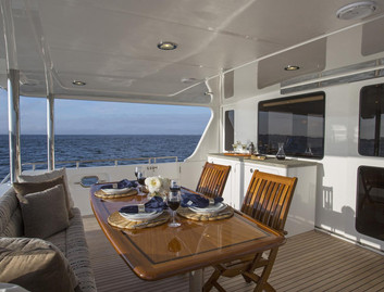 Outer Reef Yachts 800 Motoryacht , Deck Area