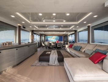 Monte Carlo Yachts MCY 96, Interior